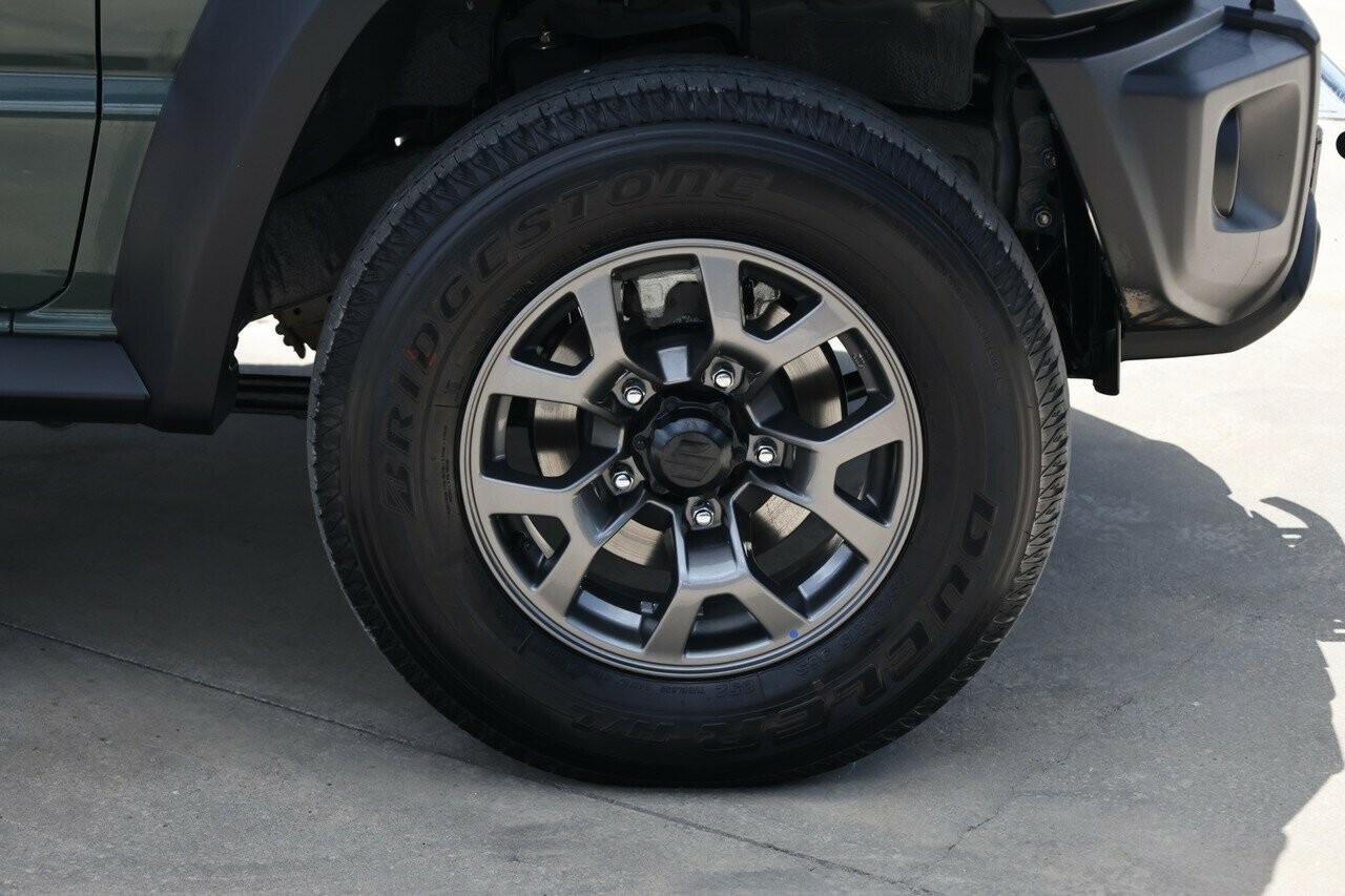 Suzuki Jimny image 2