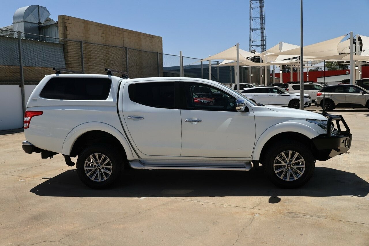 Mitsubishi Triton image 2