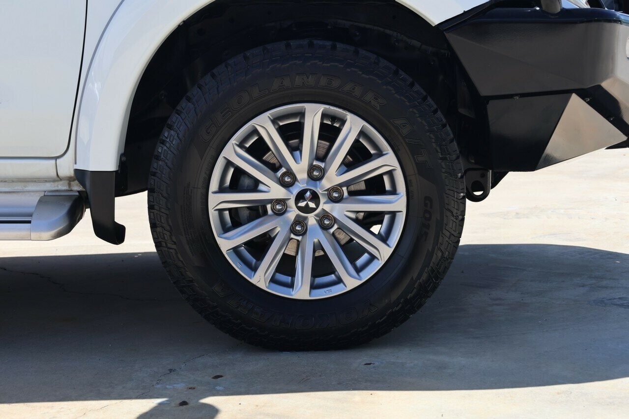 Mitsubishi Triton image 3