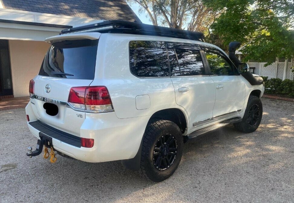 Toyota Landcruiser image 4