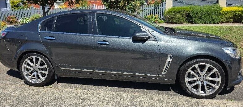 Holden Calais image 2