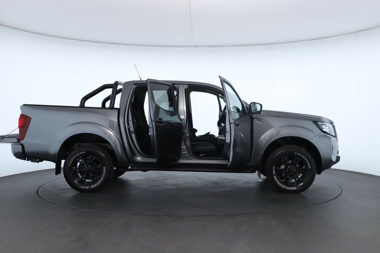 Nissan Navara image 2