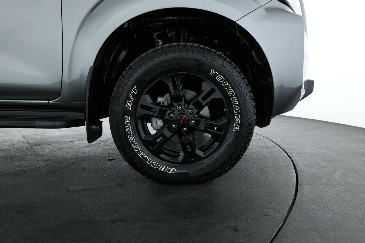 Nissan Navara image 4