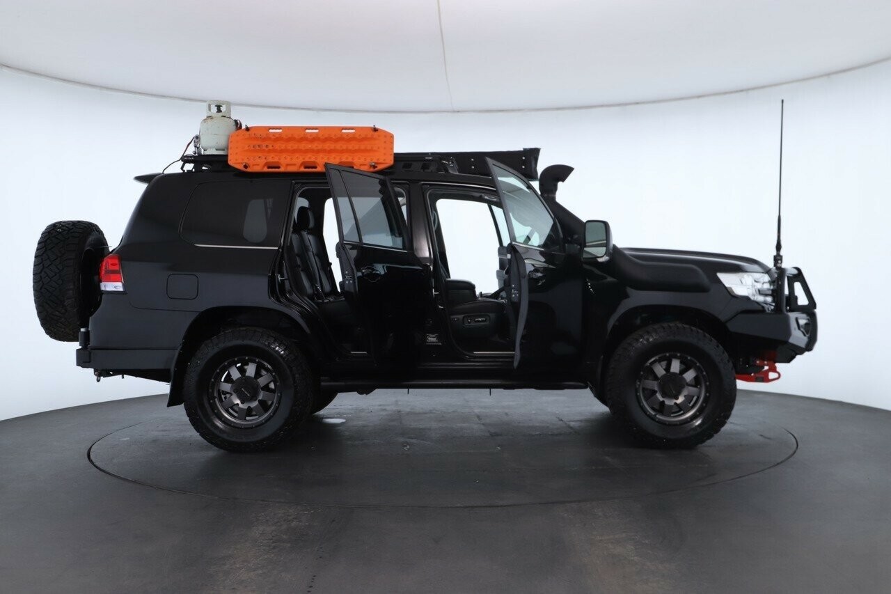 Toyota Landcruiser image 2