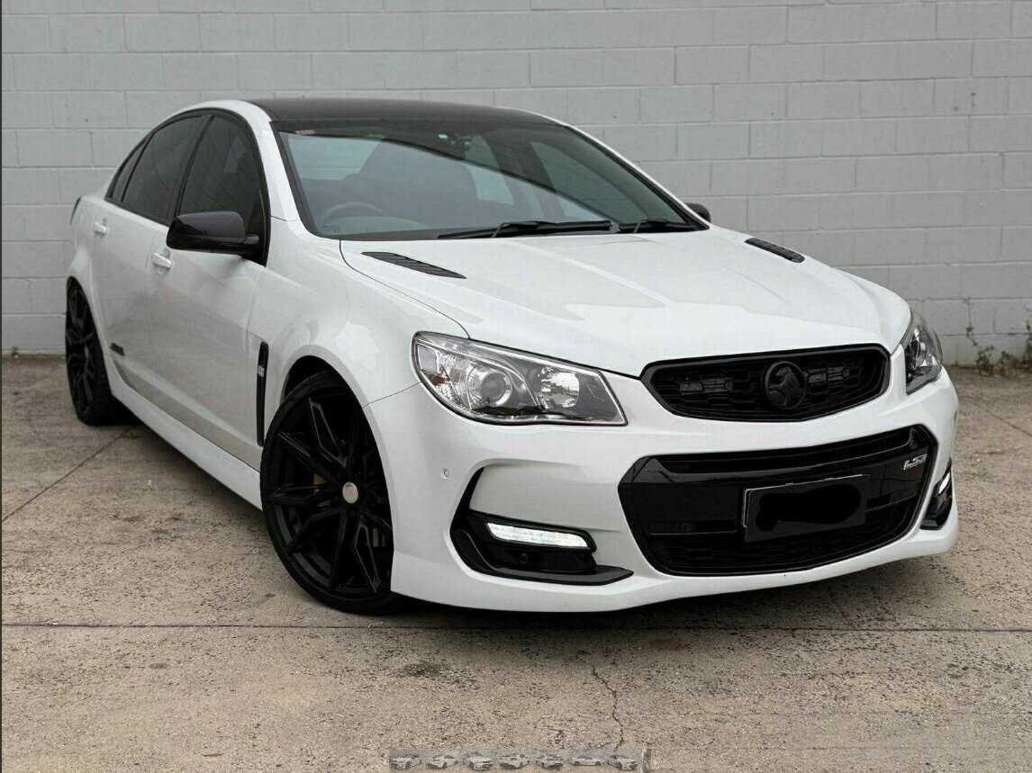 Holden Commodore image 2