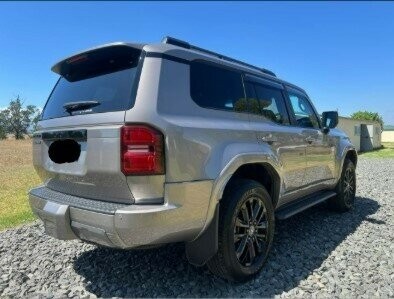 Toyota Landcruiser Prado image 2