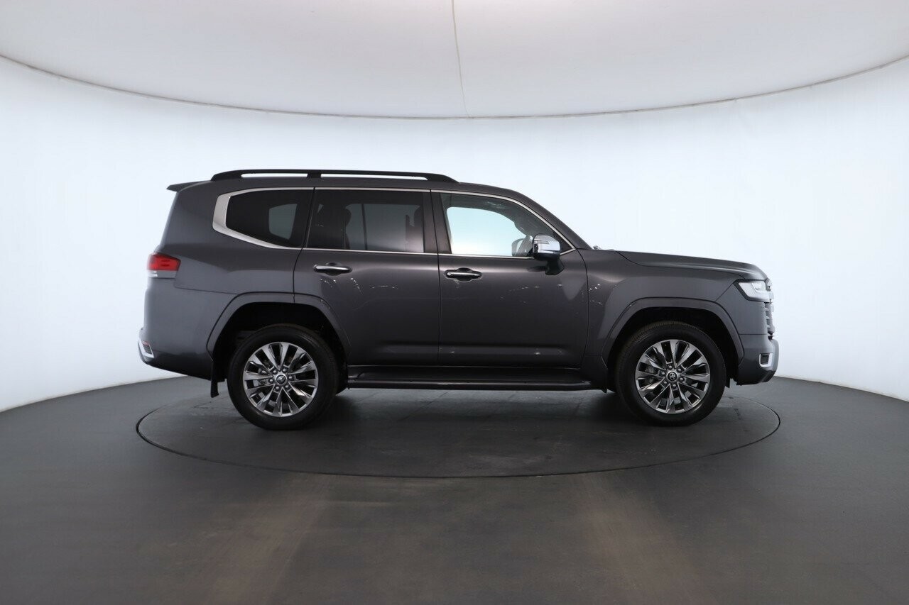 Toyota Landcruiser image 3