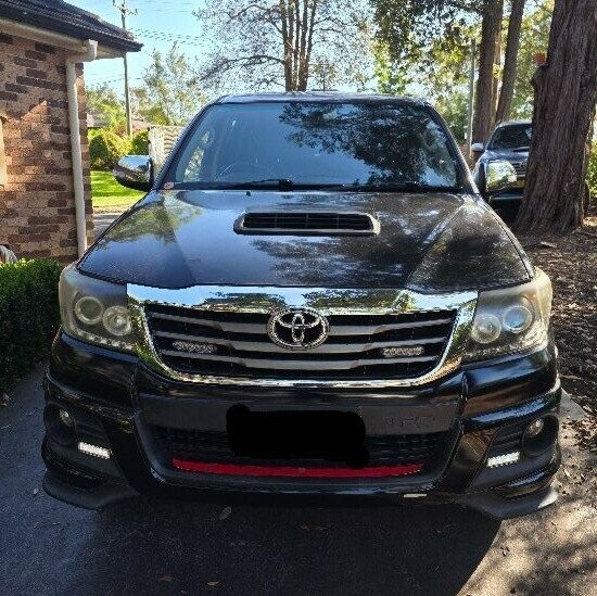 Toyota Hilux image 1