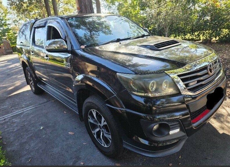 Toyota Hilux image 3