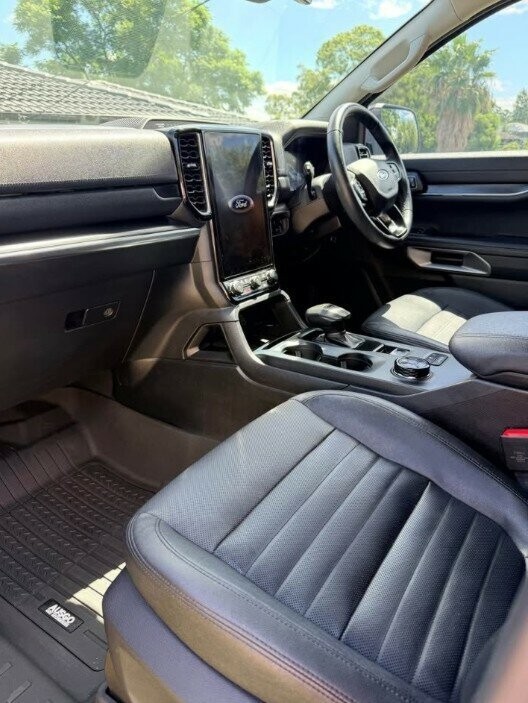 Ford Everest image 4