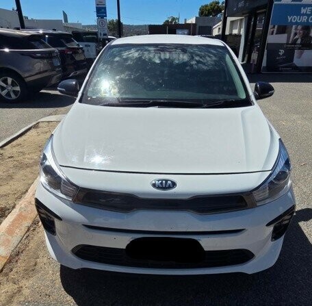 Kia Rio image 1