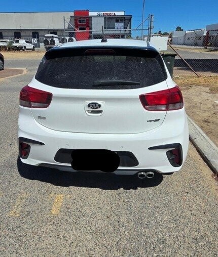 Kia Rio image 2