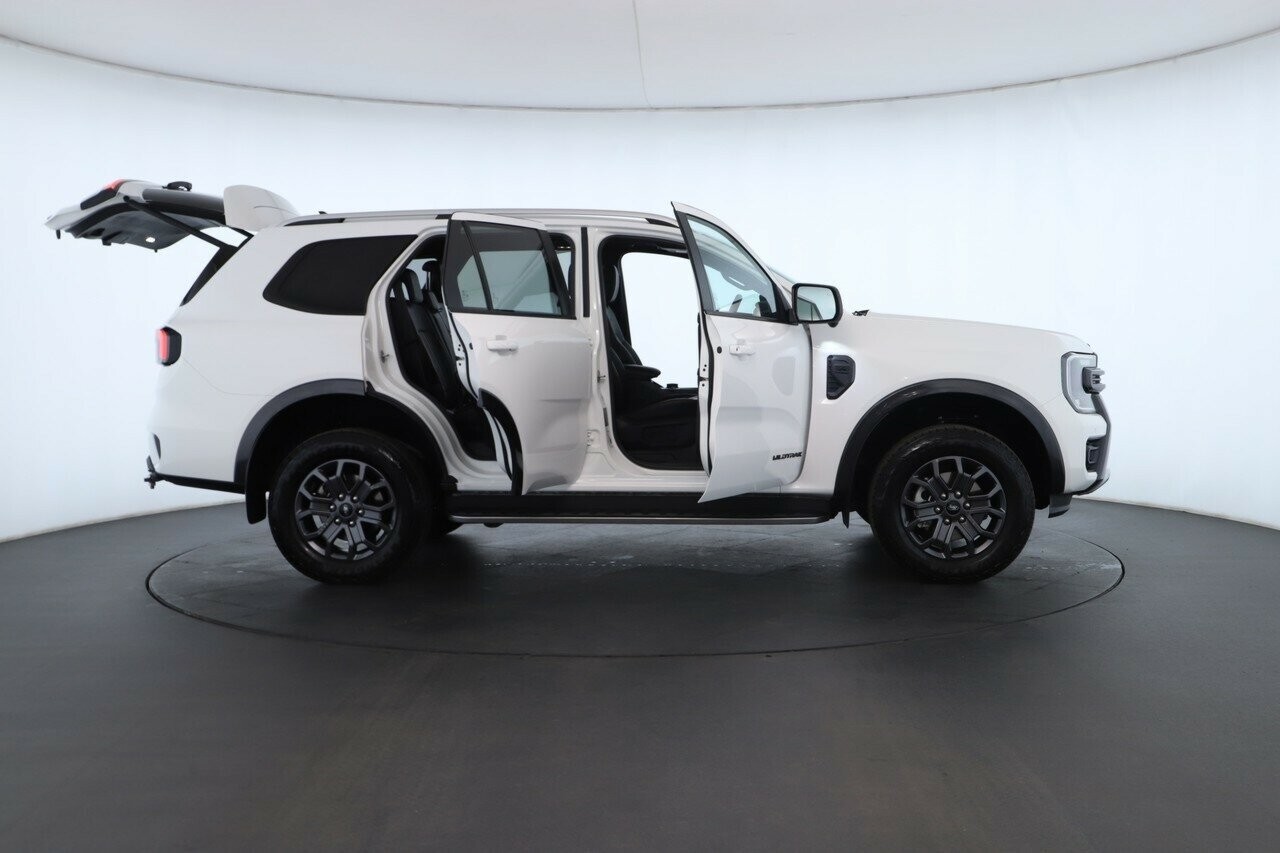 Ford Everest image 2