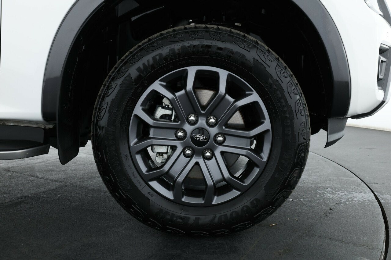 Ford Everest image 4