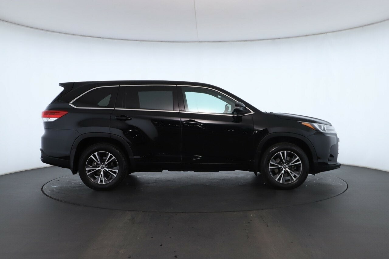 Toyota Kluger image 3
