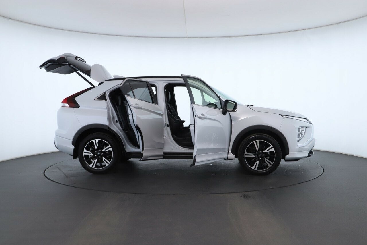Mitsubishi Eclipse Cross image 2