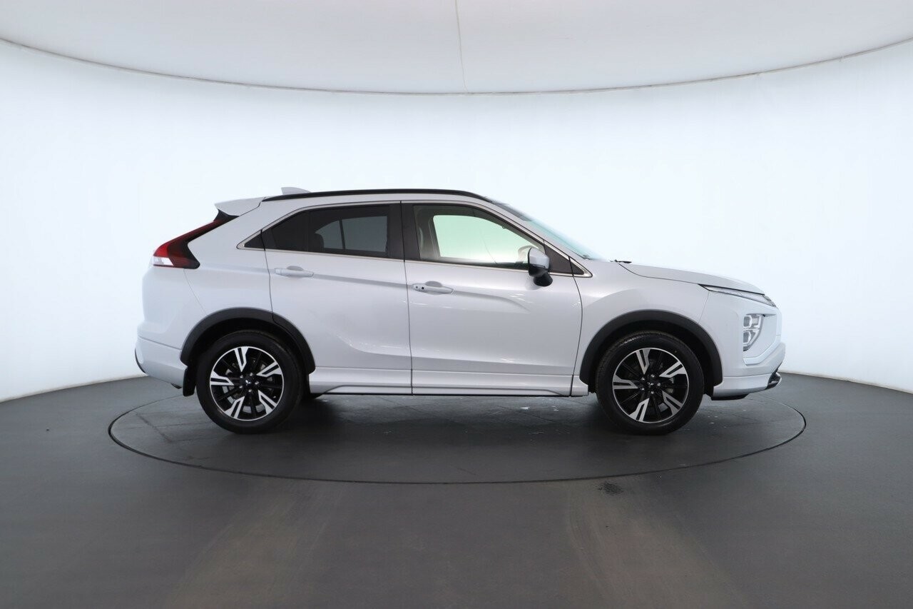 Mitsubishi Eclipse Cross image 3