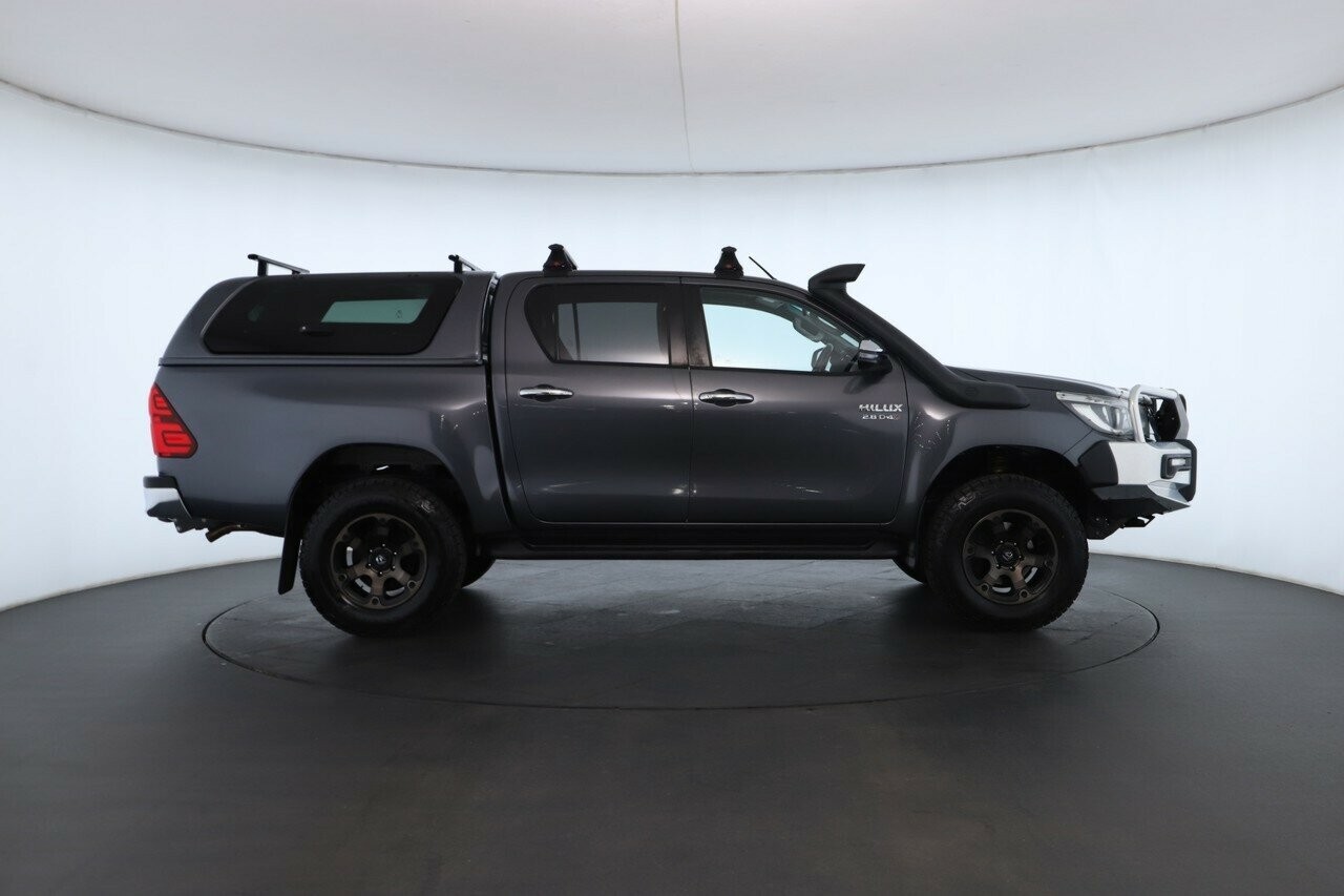Toyota Hilux image 3