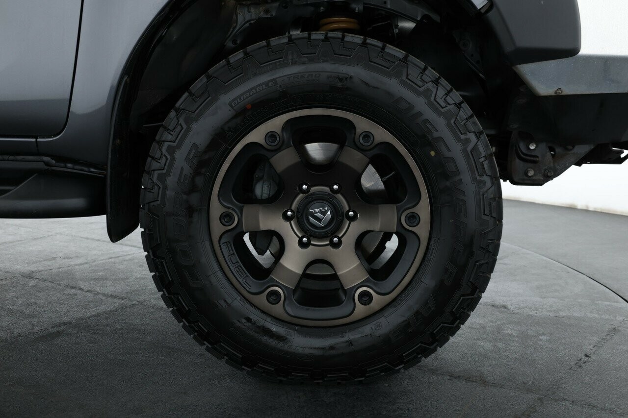 Toyota Hilux image 4