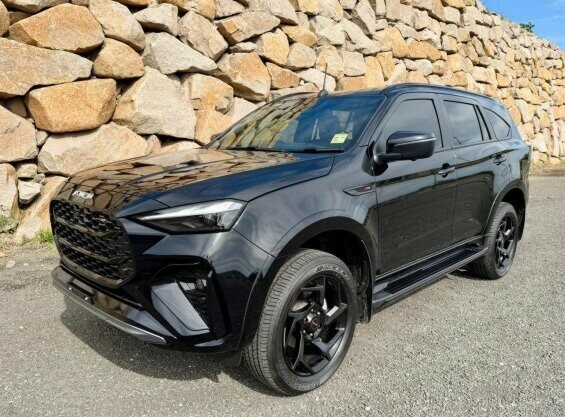 Isuzu Mu-x image 1