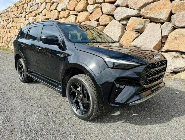 Isuzu Mu-x image 3