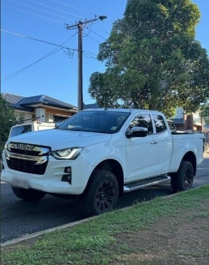 Isuzu D-max image 1
