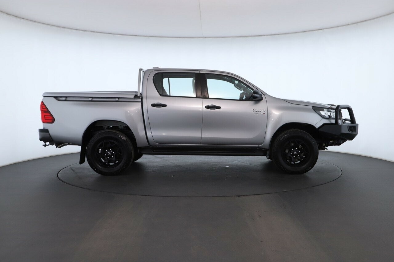 Toyota Hilux image 3