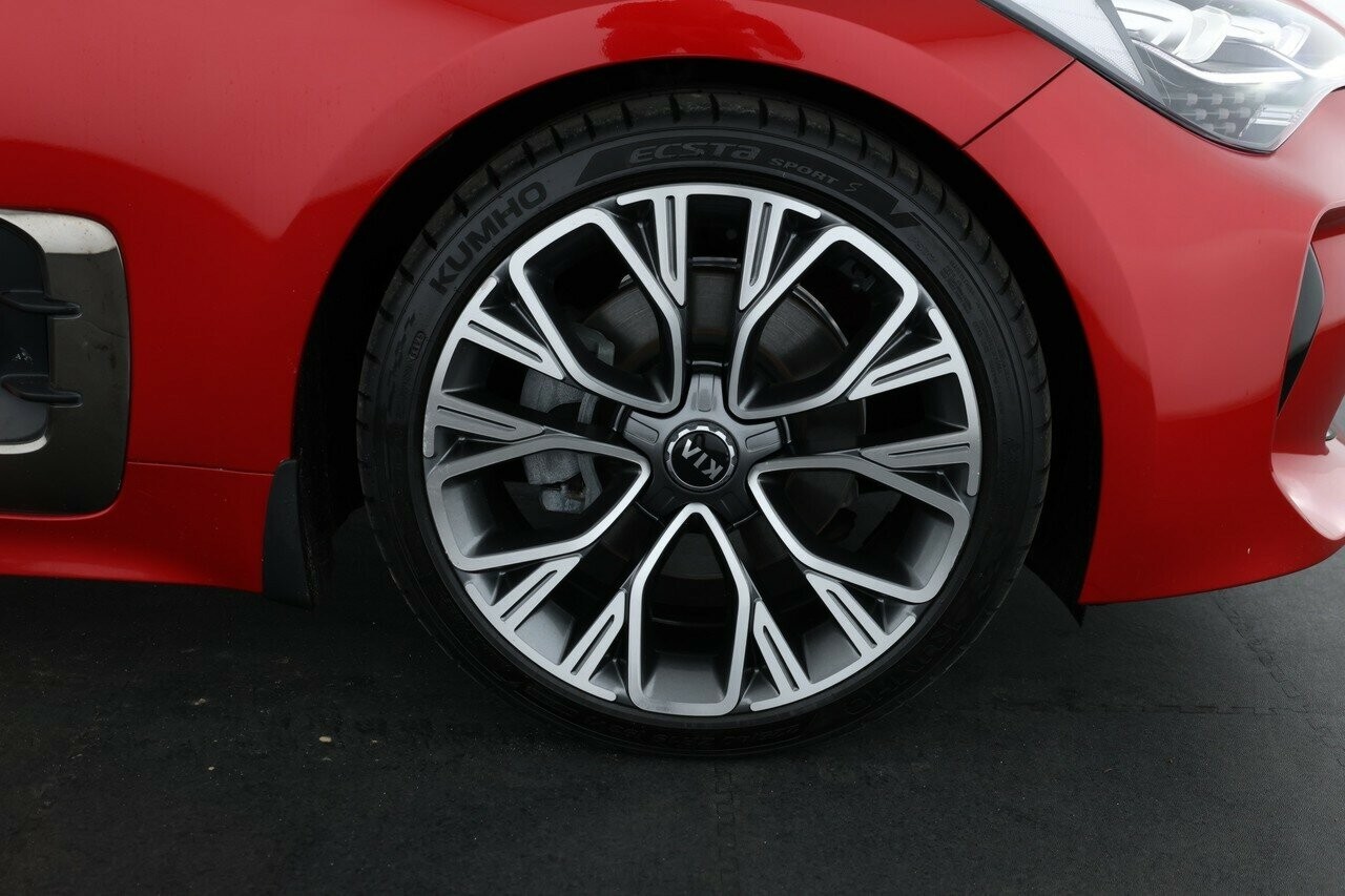 Kia Stinger image 2