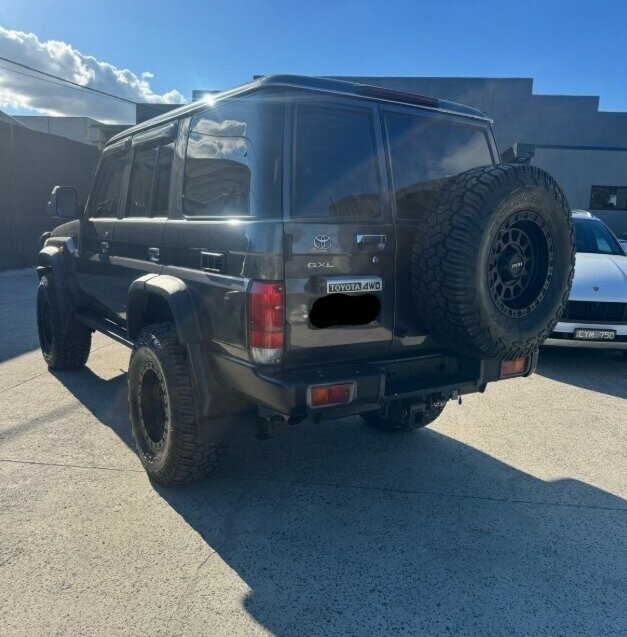 Toyota Landcruiser image 2