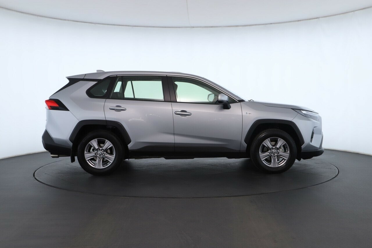 Toyota Rav4 image 3