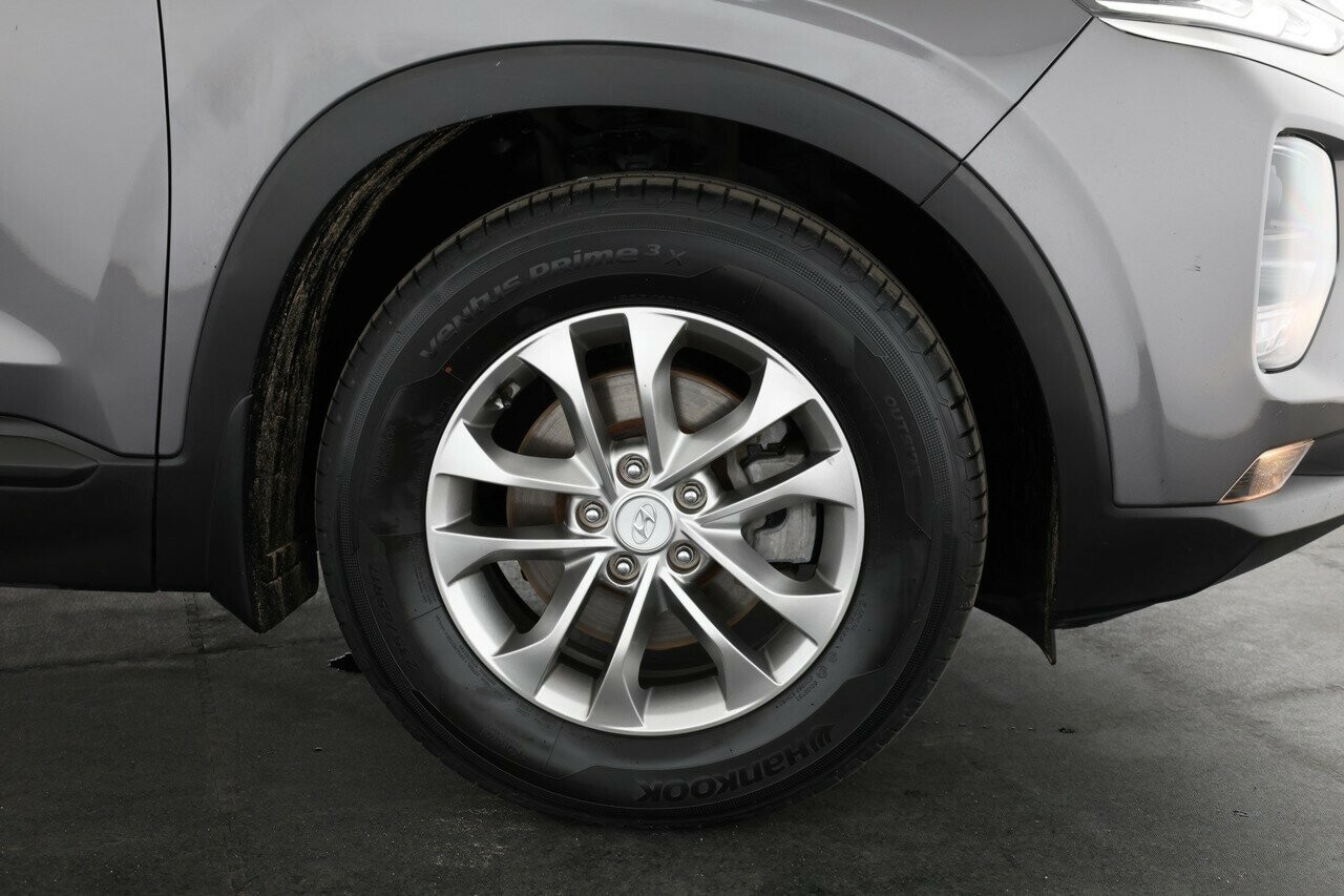 Hyundai Santa Fe image 4