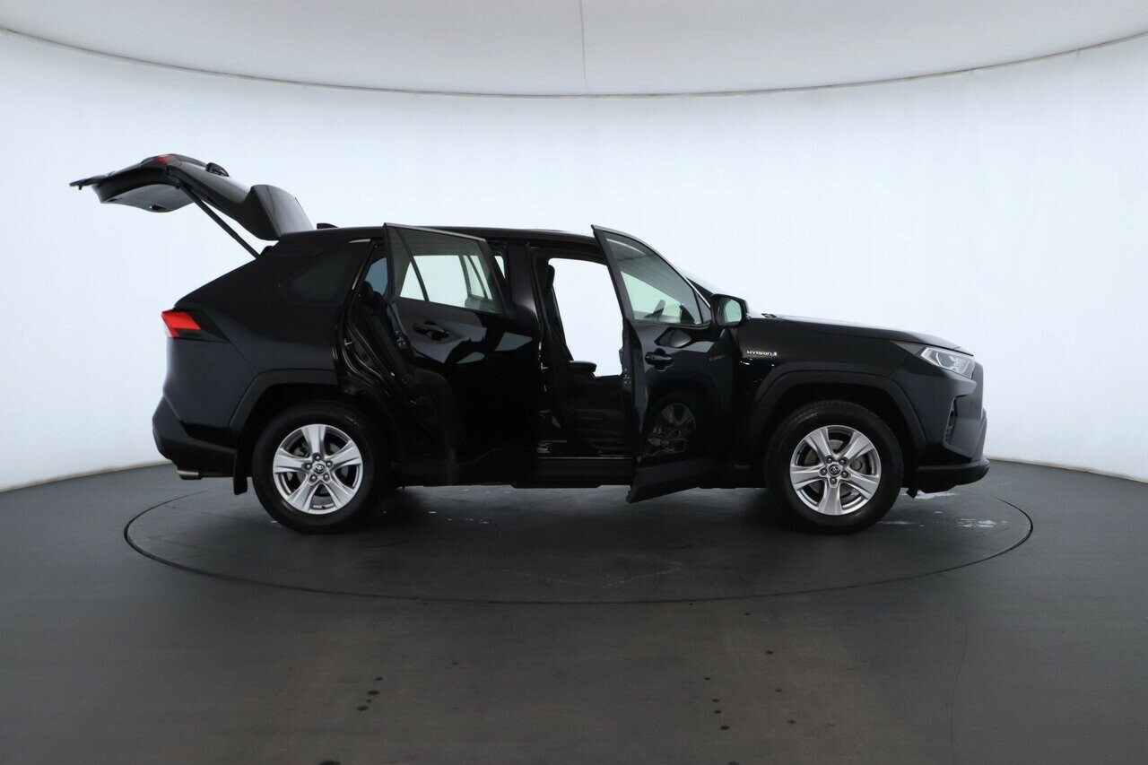 Toyota Rav4 image 2