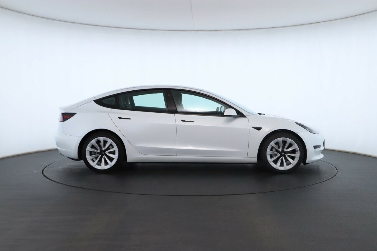 Tesla Model 3 image 3