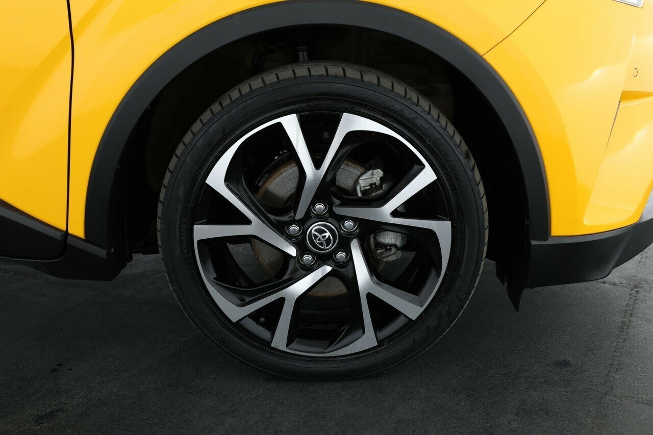Toyota C-hr image 4
