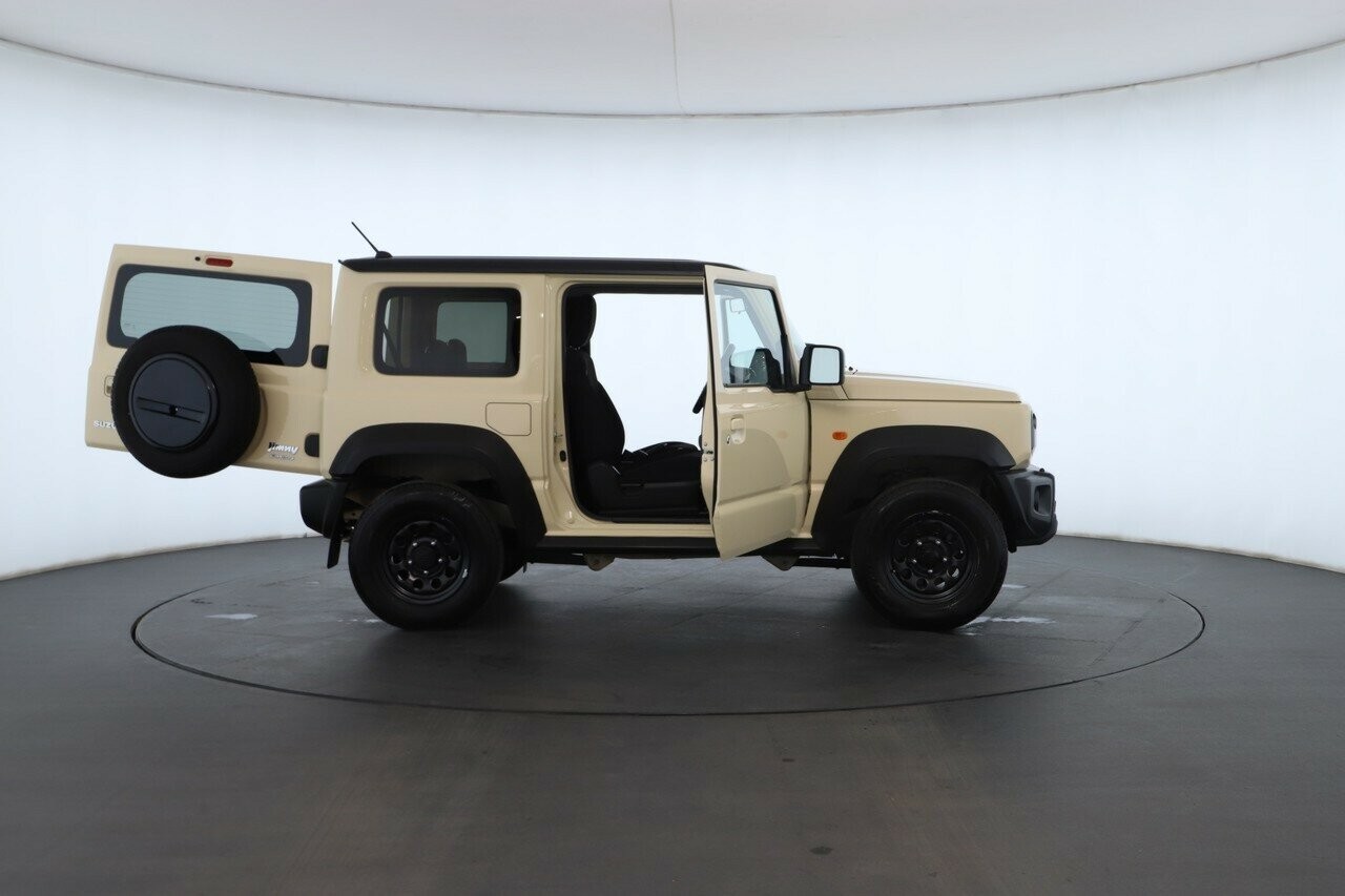 Suzuki Jimny image 2