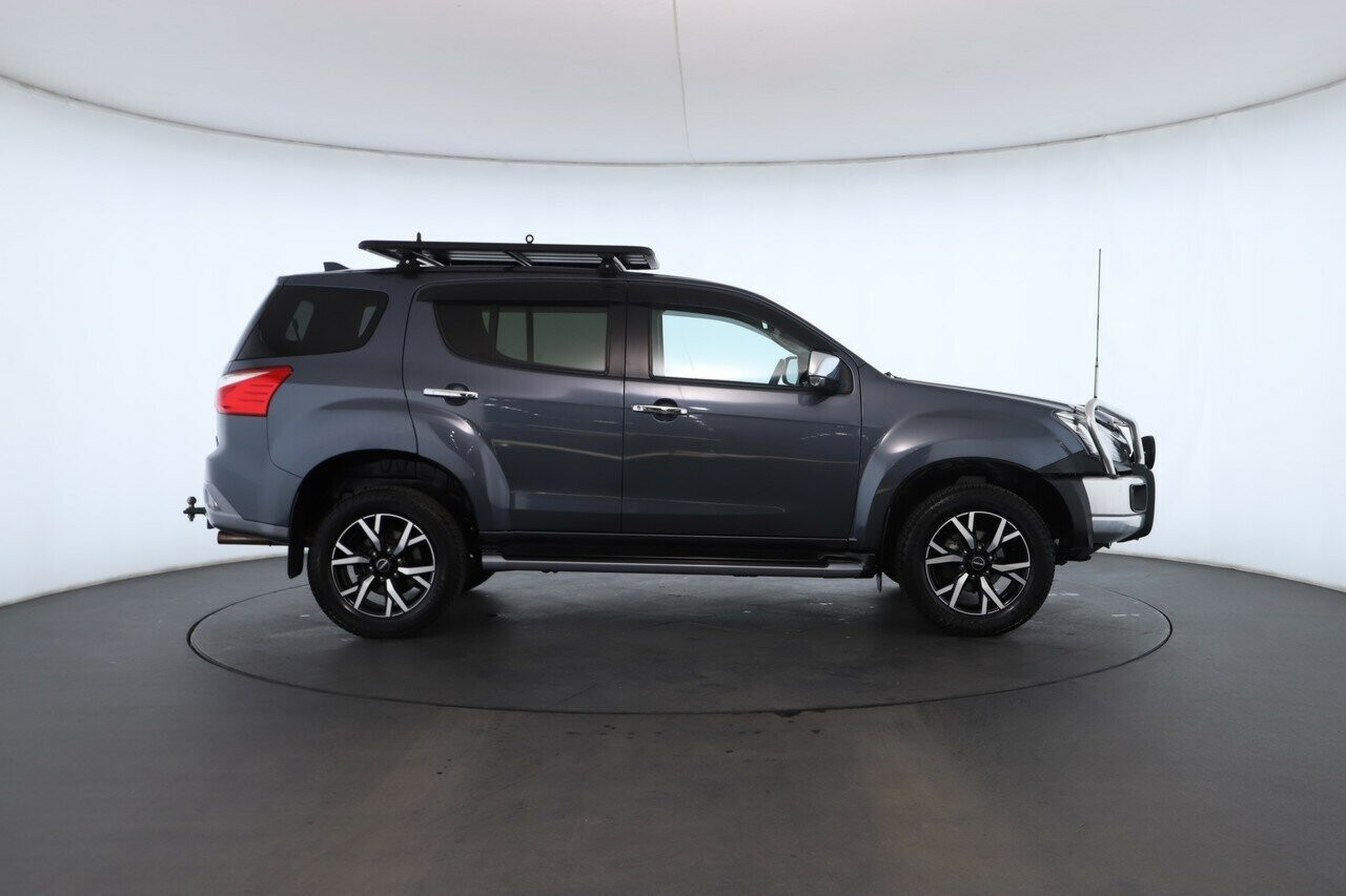 Isuzu Mu-x image 3