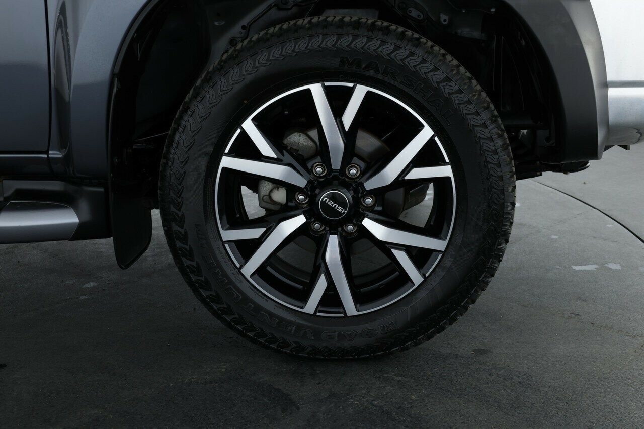 Isuzu Mu-x image 4