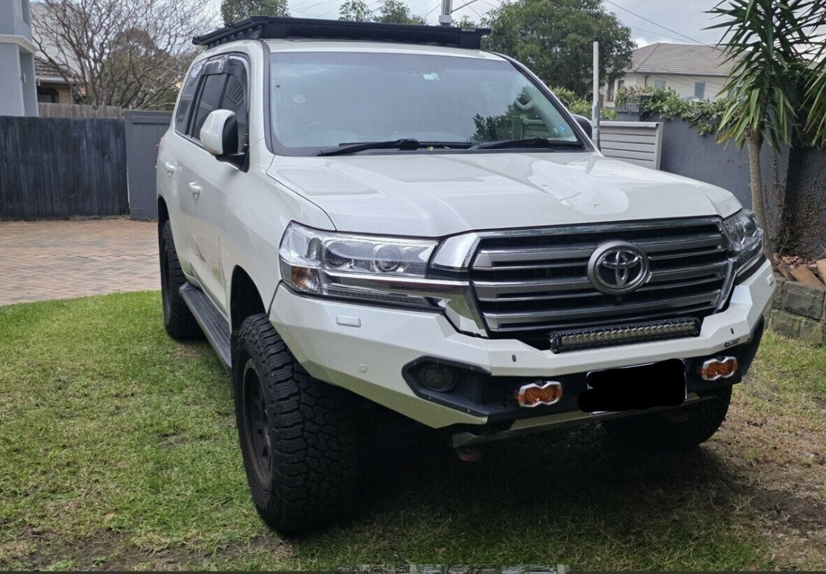 Toyota Landcruiser image 1
