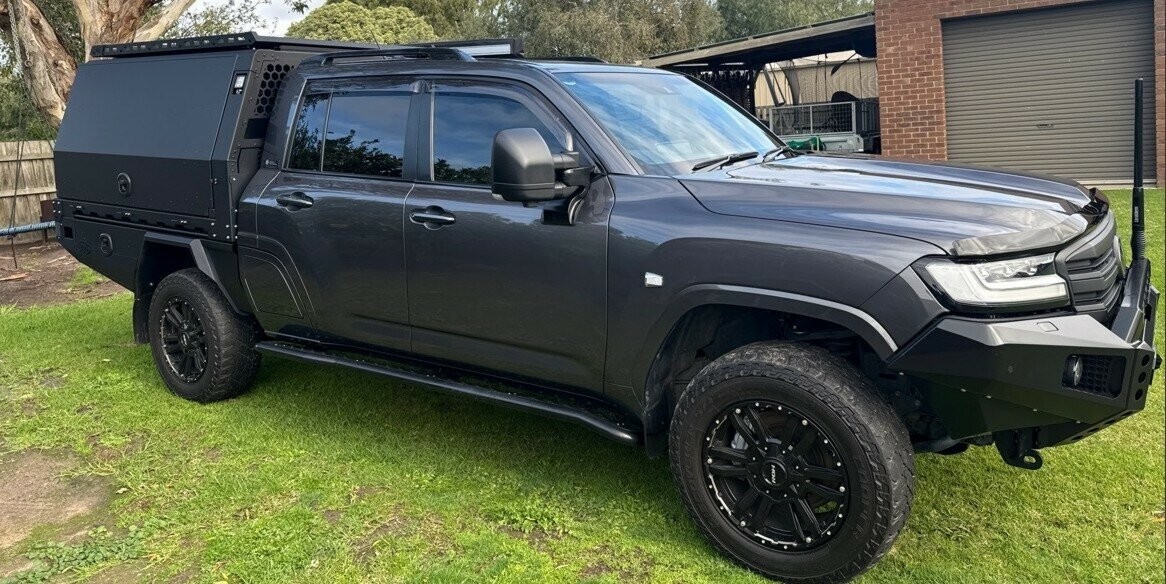 Toyota Landcruiser image 2