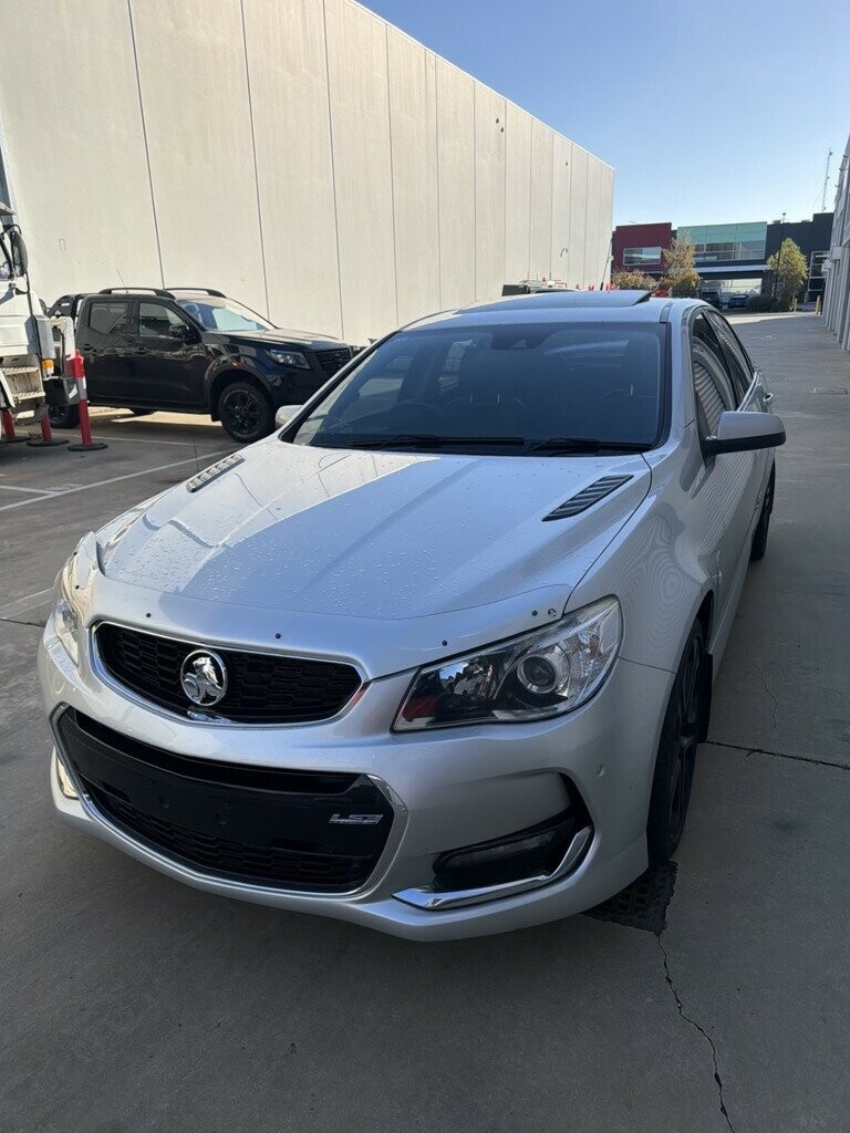 Holden Commodore image 2