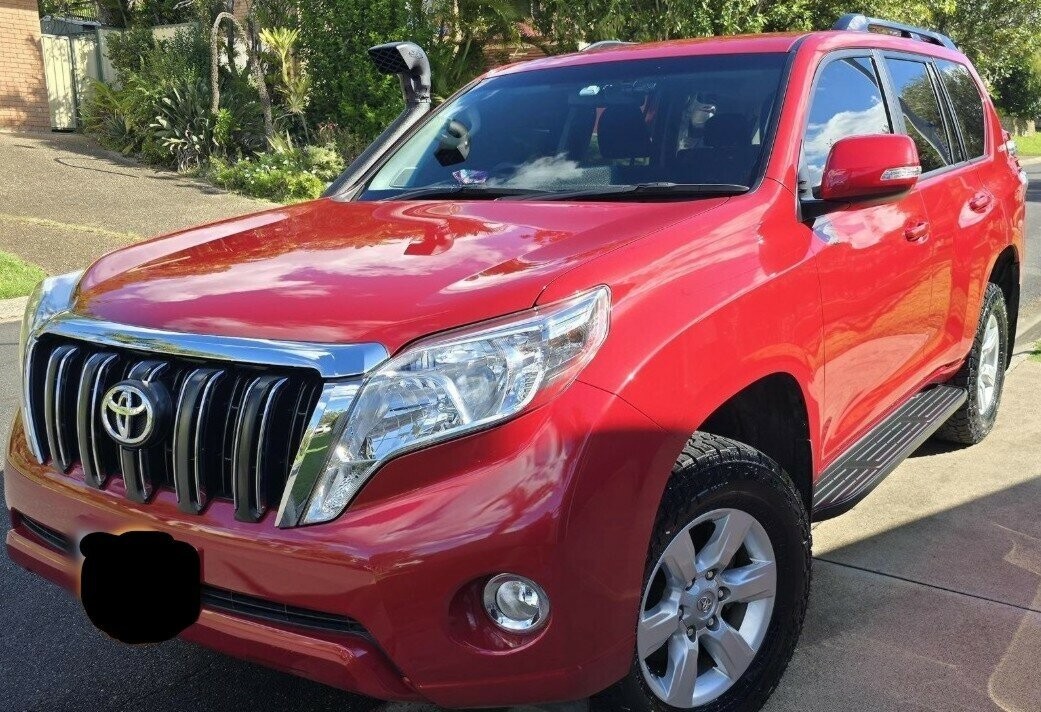 Toyota Landcruiser Prado image 1