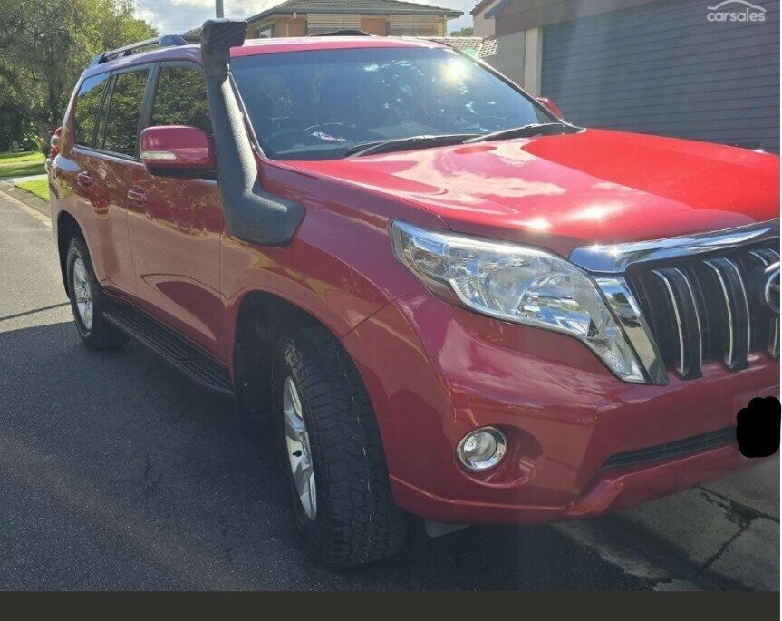 Toyota Landcruiser Prado image 2