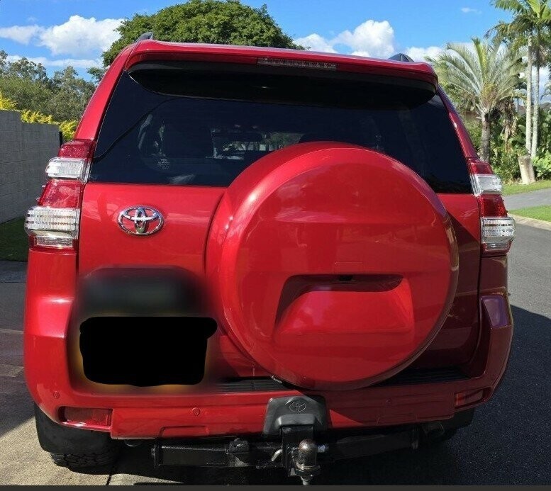 Toyota Landcruiser Prado image 4
