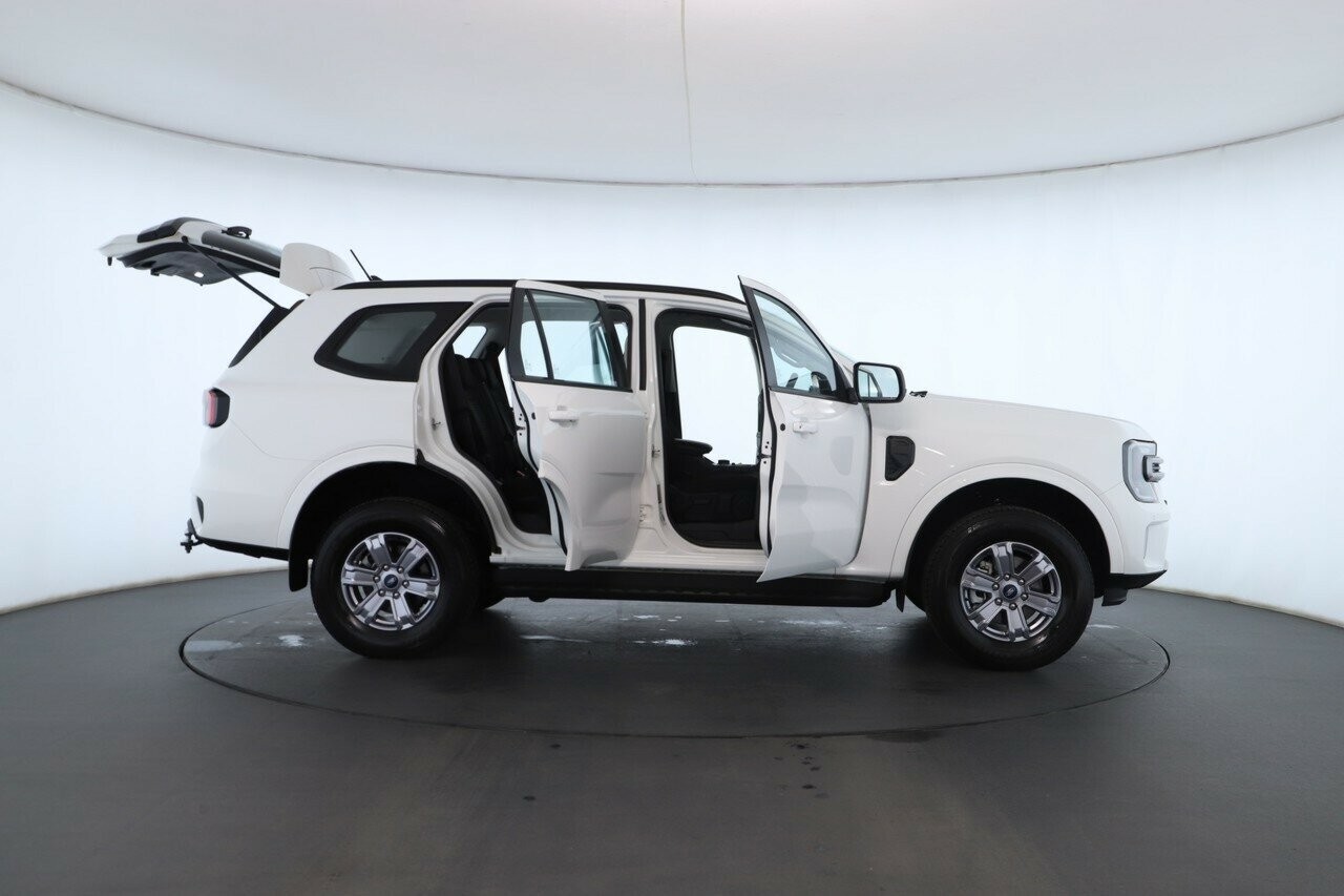 Ford Everest image 2