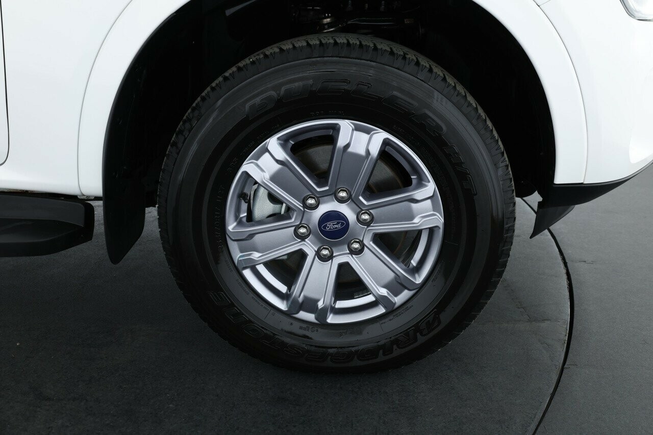Ford Everest image 4