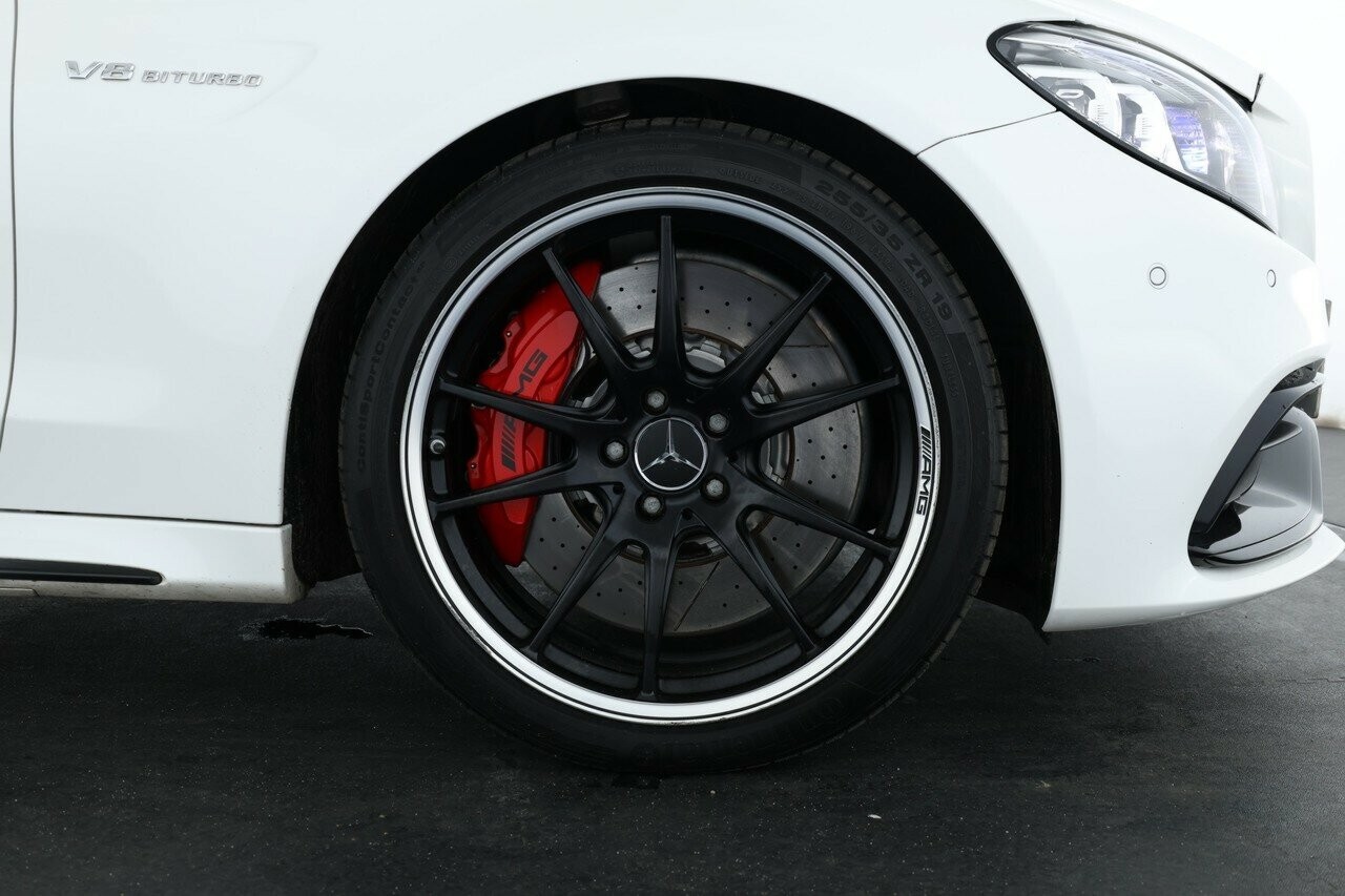 Mercedes Benz C-class image 4