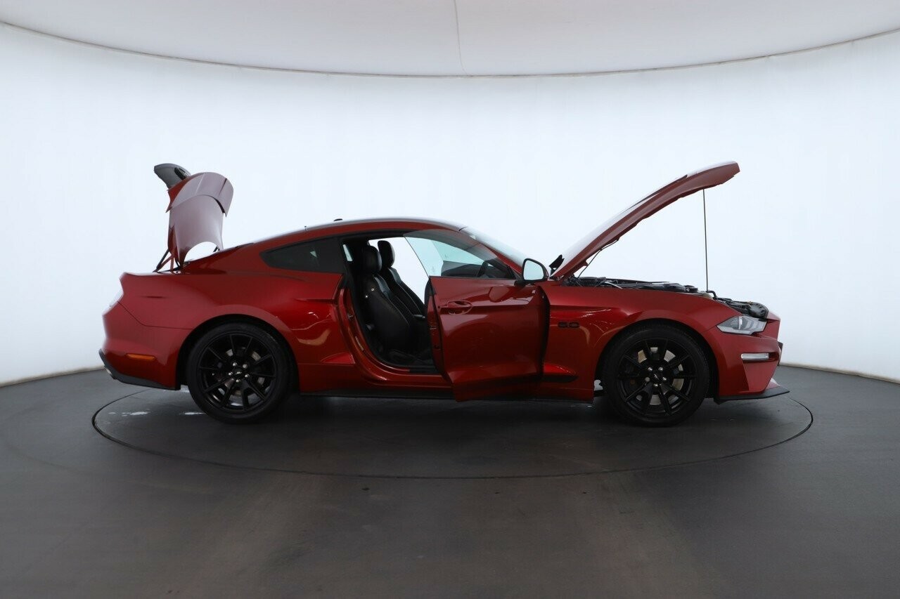 Ford Mustang image 2