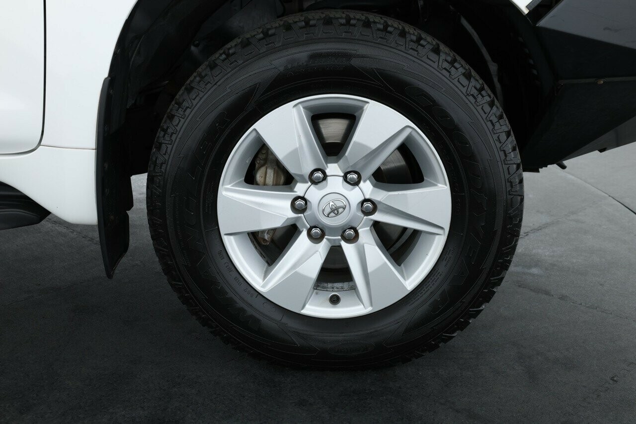 Toyota Landcruiser Prado image 4