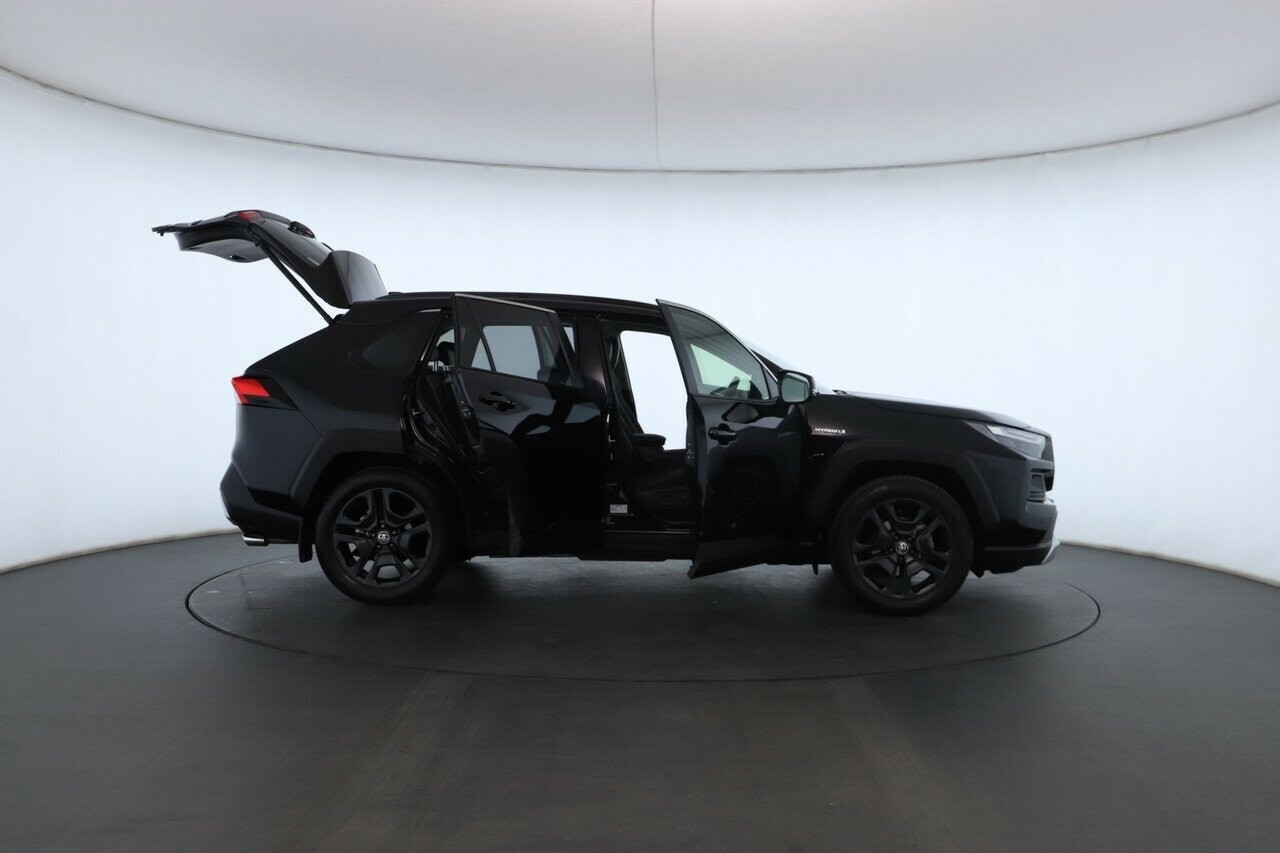 Toyota Rav4 image 2