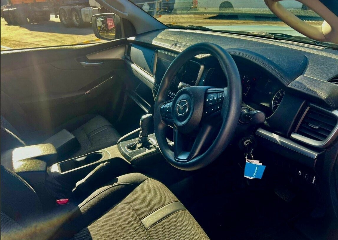 Mazda Bt-50 image 2